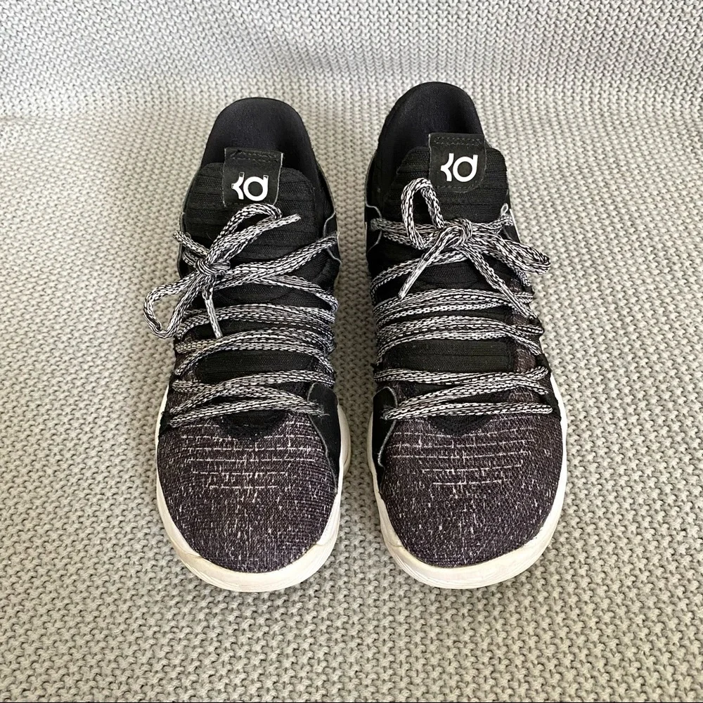 Nike Zoom KD 10 Kevin Durant Oreo GS 5.5Y / 7W activewear